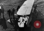 Standbild Wright Brothers Kitty Hawk North Carolina USA, 1934, aus Sekunde 57 historischem Filmmaterial Videoclip 65675045243