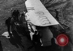 Standbild Wright Brothers Kitty Hawk North Carolina USA, 1934, aus Sekunde 58 historischem Filmmaterial Videoclip 65675045243