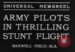 Standbild Army Air Corps Piloten wissen wie Männer auf einem fliegenden Trapez Alabama United States USA, 1934, aus Sekunde 6 historischem Filmmaterial Videoclip 65675045244