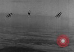 Standbild Army Air Corps Piloten wissen wie Männer auf einem fliegenden Trapez Alabama United States USA, 1934, aus Sekunde 42 historischem Filmmaterial Videoclip 65675045244