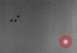 Standbild Army Air Corps Piloten wissen wie Männer auf einem fliegenden Trapez Alabama United States USA, 1934, aus Sekunde 52 historischem Filmmaterial Videoclip 65675045244