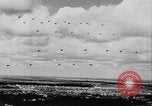 Standbild strafing Praxis Chapman Field Florida USA, 1934, aus Sekunde 15 historischem Filmmaterial Videoclip 65675045248
