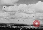 Standbild strafing Praxis Chapman Field Florida USA, 1934, aus Sekunde 20 historischem Filmmaterial Videoclip 65675045248