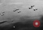 Standbild strafing Praxis Chapman Field Florida USA, 1934, aus Sekunde 31 historischem Filmmaterial Videoclip 65675045248