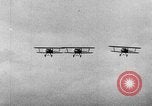 Standbild strafing Praxis Chapman Field Florida USA, 1934, aus Sekunde 34 historischem Filmmaterial Videoclip 65675045248