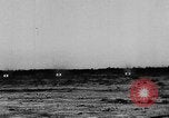 Standbild strafing Praxis Chapman Field Florida USA, 1934, aus Sekunde 46 historischem Filmmaterial Videoclip 65675045248