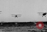Standbild strafing Praxis Chapman Field Florida USA, 1934, aus Sekunde 47 historischem Filmmaterial Videoclip 65675045248