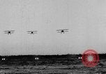 Standbild strafing Praxis Chapman Field Florida USA, 1934, aus Sekunde 49 historischem Filmmaterial Videoclip 65675045248