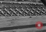 Immagine di C-47 piani di traino e Allied alianti durante l invasione della Normandia Francia, 1944, secondo 5 filmato di repertorio 65675045255