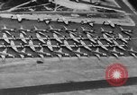Immagine di C-47 piani di traino e Allied alianti durante l invasione della Normandia Francia, 1944, secondo 6 filmato di repertorio 65675045255