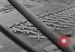 Immagine di C-47 piani di traino e Allied alianti durante l invasione della Normandia Francia, 1944, secondo 10 filmato di repertorio 65675045255
