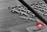 Immagine di C-47 piani di traino e Allied alianti durante l invasione della Normandia Francia, 1944, secondo 12 filmato di repertorio 65675045255