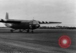 Immagine di C-47 piani di traino e Allied alianti durante l invasione della Normandia Francia, 1944, secondo 20 filmato di repertorio 65675045255