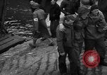 Immagine di Prigionieri tedeschi Portland Inghilterra, 1944, secondo 56 filmato di repertorio 65675045263