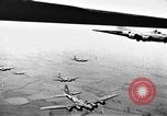 Immagine di Boeing B-17 Flying Fortress Europa, 1942, secondo 11 filmato di repertorio 65675045269