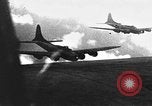 Immagine di Boeing B-17 Flying Fortress Europa, 1942, secondo 21 filmato di repertorio 65675045269