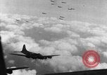 Immagine di Boeing B-17 Flying Fortress Europa, 1942, secondo 26 filmato di repertorio 65675045269