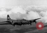 Immagine di Boeing B-17 Flying Fortress Europa, 1942, secondo 28 filmato di repertorio 65675045269