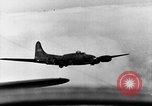 Immagine di Boeing B-17 Flying Fortress Europa, 1942, secondo 34 filmato di repertorio 65675045269
