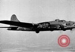 Immagine di Boeing B-17 Flying Fortress Europa, 1942, secondo 35 filmato di repertorio 65675045269
