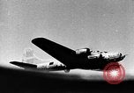 Immagine di Boeing B-17 Flying Fortress Europa, 1942, secondo 36 filmato di repertorio 65675045269