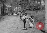 Image soldats des États-Unis Baguio aux Philippines, 1945, de la seconde 15 séquences d'archives historiques vidéo 65675045279