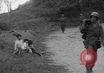 Standbild USA Soldaten Baguio Philippinen, 1945, aus Sekunde 25 historischem Filmmaterial Videoclip 65675045280
