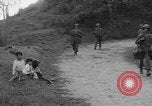 Standbild USA Soldaten Baguio Philippinen, 1945, aus Sekunde 27 historischem Filmmaterial Videoclip 65675045280