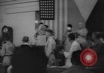 Immagine di General Douglas MacArthur Manila Filippine, 1945, secondo 35 filmato di repertorio 65675045296