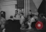 Immagine di General Douglas MacArthur Manila Filippine, 1945, secondo 38 filmato di repertorio 65675045296