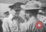 Immagine di General Douglas MacArthur Manila Filippine, 1945, secondo 17 filmato di repertorio 65675045297