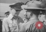 Immagine di General Douglas MacArthur Manila Filippine, 1945, secondo 20 filmato di repertorio 65675045297