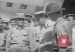 Immagine di General Douglas MacArthur Manila Filippine, 1945, secondo 30 filmato di repertorio 65675045297