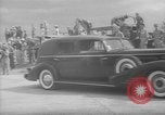 Immagine di General Douglas MacArthur Manila Filippine, 1945, secondo 58 filmato di repertorio 65675045297
