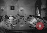 Immagine di Riunione della commissione Manila Filippine, 1945, secondo 15 filmato di repertorio 65675045299
