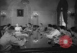 Immagine di Riunione della commissione Manila Filippine, 1945, secondo 19 filmato di repertorio 65675045299