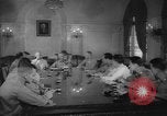 Immagine di Riunione della commissione Manila Filippine, 1945, secondo 22 filmato di repertorio 65675045299