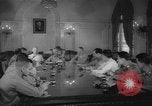 Immagine di Riunione della commissione Manila Filippine, 1945, secondo 23 filmato di repertorio 65675045299