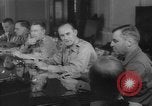 Immagine di Riunione della commissione Manila Filippine, 1945, secondo 44 filmato di repertorio 65675045299