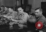 Immagine di Riunione della commissione Manila Filippine, 1945, secondo 45 filmato di repertorio 65675045299