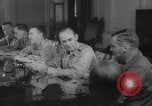 Immagine di Riunione della commissione Manila Filippine, 1945, secondo 50 filmato di repertorio 65675045299