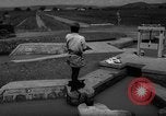 Immagine di Officer ispeziona Indie occidentali, 1958, secondo 30 filmato di repertorio 65675045307