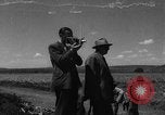 Immagine di Officer ispeziona Indie occidentali, 1958, secondo 35 filmato di repertorio 65675045307