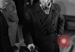 Immagine di Rifugiati fuggono dalla Germania est alla Germania Ovest Germania, 1953, secondo 5 filmato di repertorio 65675045314