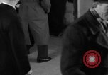 Immagine di Rifugiati fuggono dalla Germania est alla Germania Ovest Germania, 1953, secondo 6 filmato di repertorio 65675045314