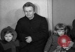 Immagine di I rifugiati tedeschi Germania, 1953, secondo 26 filmato di repertorio 65675045315