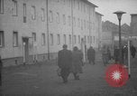 Immagine di I rifugiati tedeschi Germania, 1953, secondo 28 filmato di repertorio 65675045315