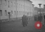 Immagine di I rifugiati tedeschi Germania, 1953, secondo 29 filmato di repertorio 65675045315