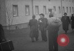 Immagine di I rifugiati tedeschi Germania, 1953, secondo 51 filmato di repertorio 65675045315