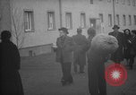 Immagine di I rifugiati tedeschi Germania, 1953, secondo 52 filmato di repertorio 65675045315